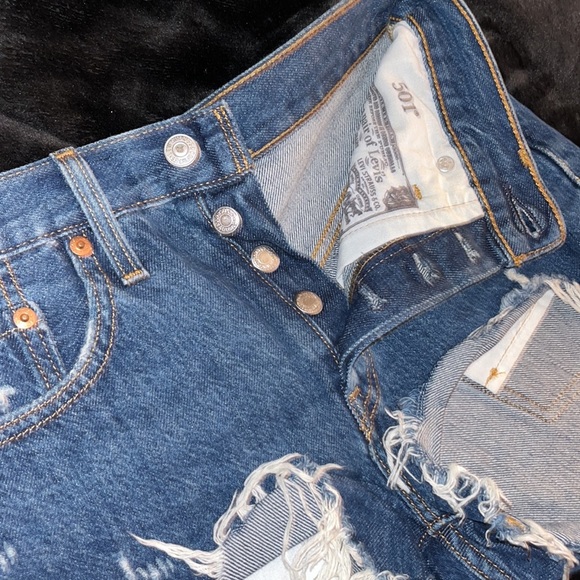 women’s 501 levis denim shorts - Picture 3 of 3